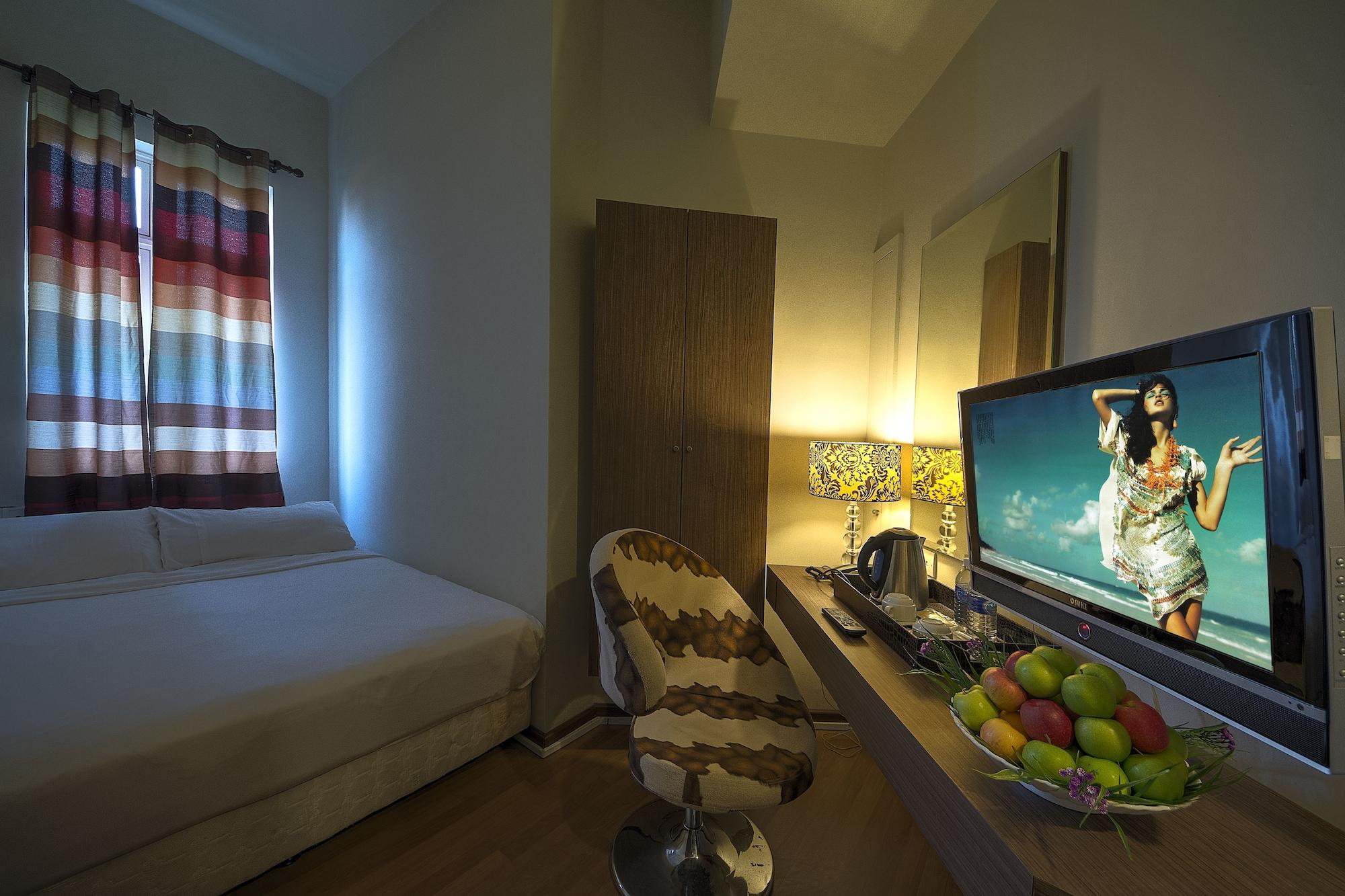 Arenaa Deluxe Hotel Malacca Esterno foto