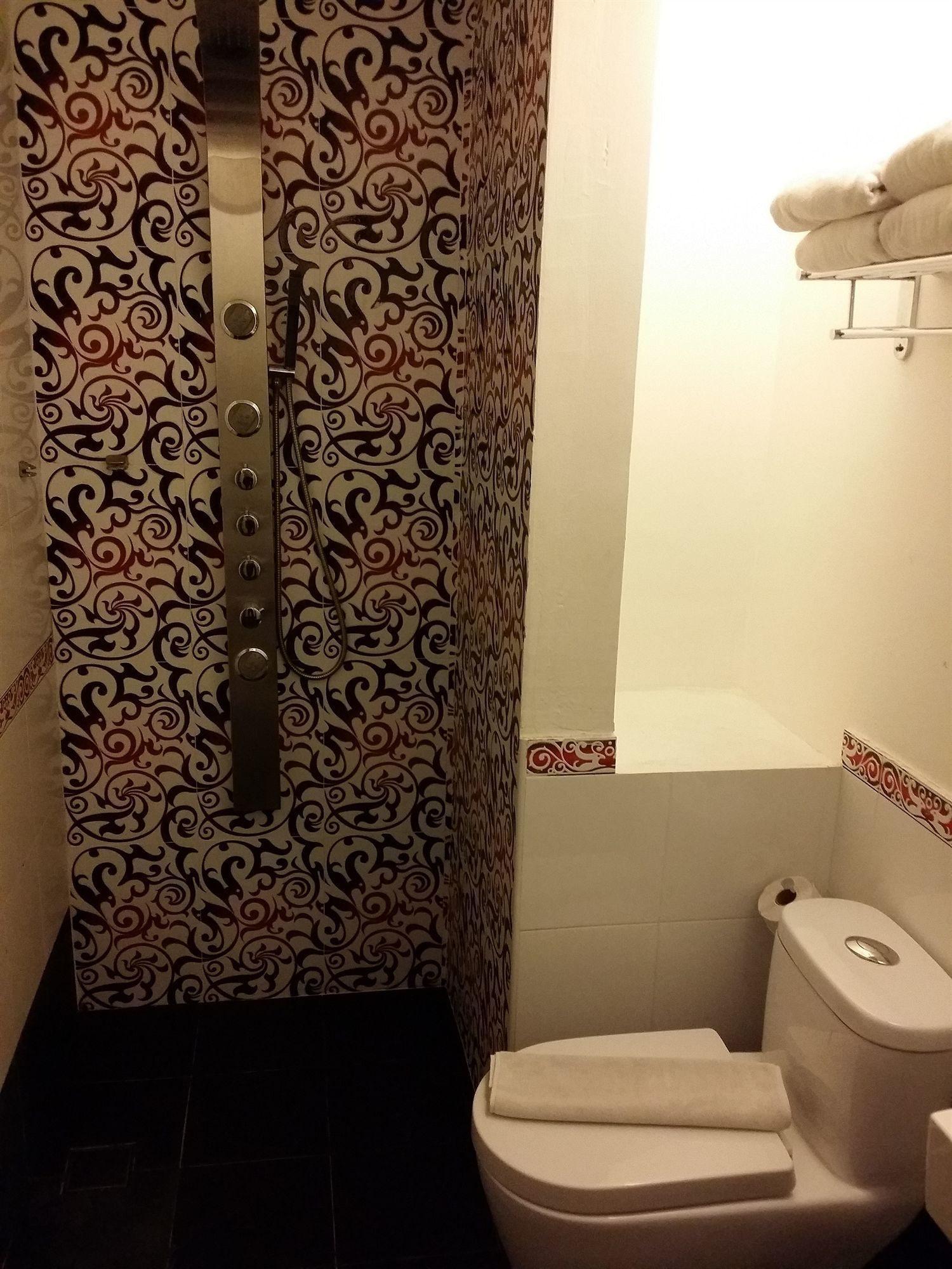 Arenaa Deluxe Hotel Malacca Esterno foto