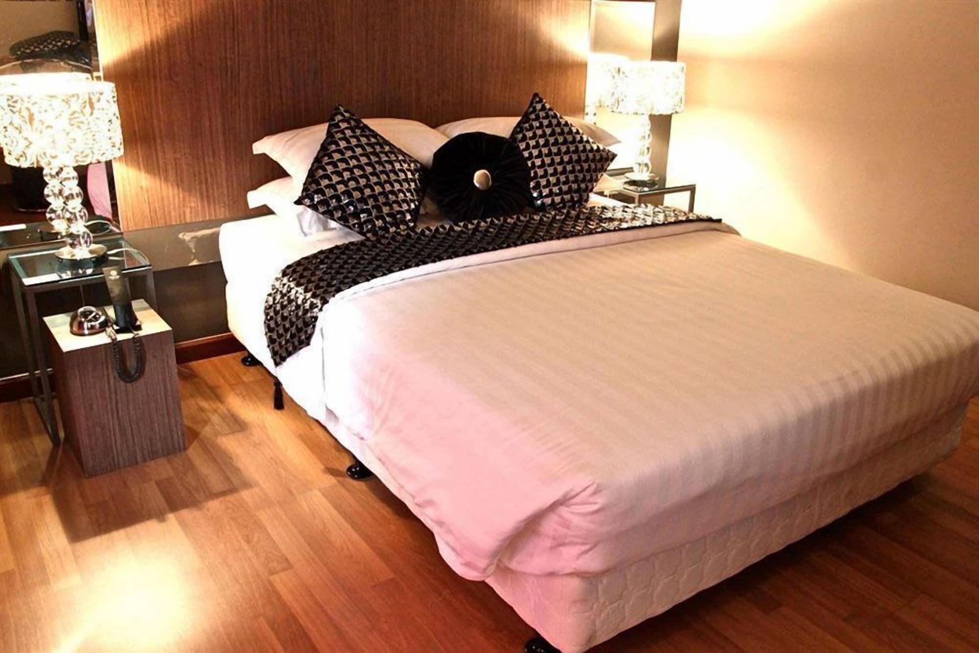 Arenaa Deluxe Hotel Malacca Esterno foto