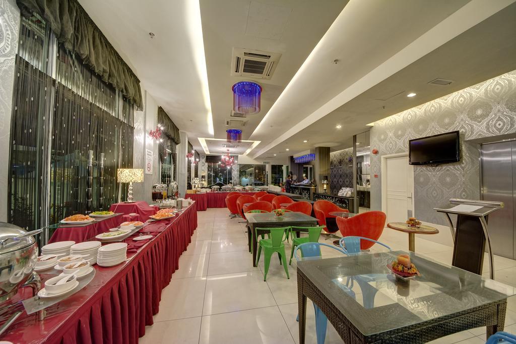 Arenaa Deluxe Hotel Malacca Esterno foto
