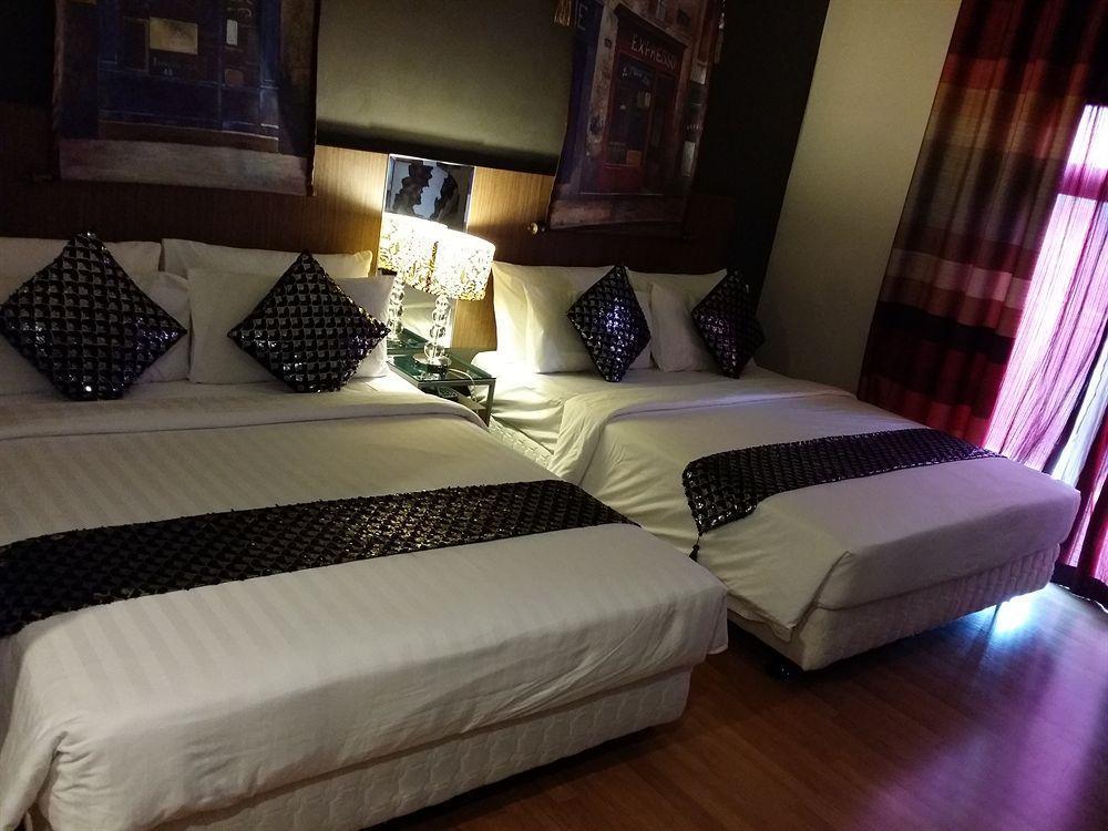 Arenaa Deluxe Hotel Malacca Esterno foto