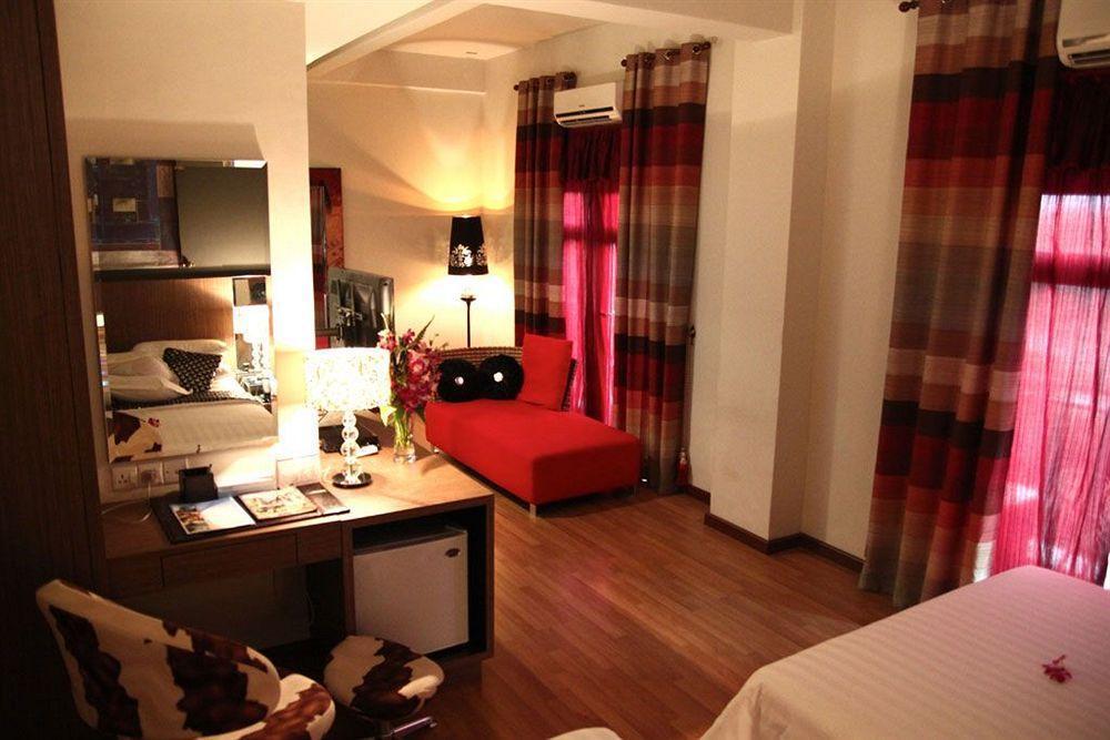 Arenaa Deluxe Hotel Malacca Esterno foto